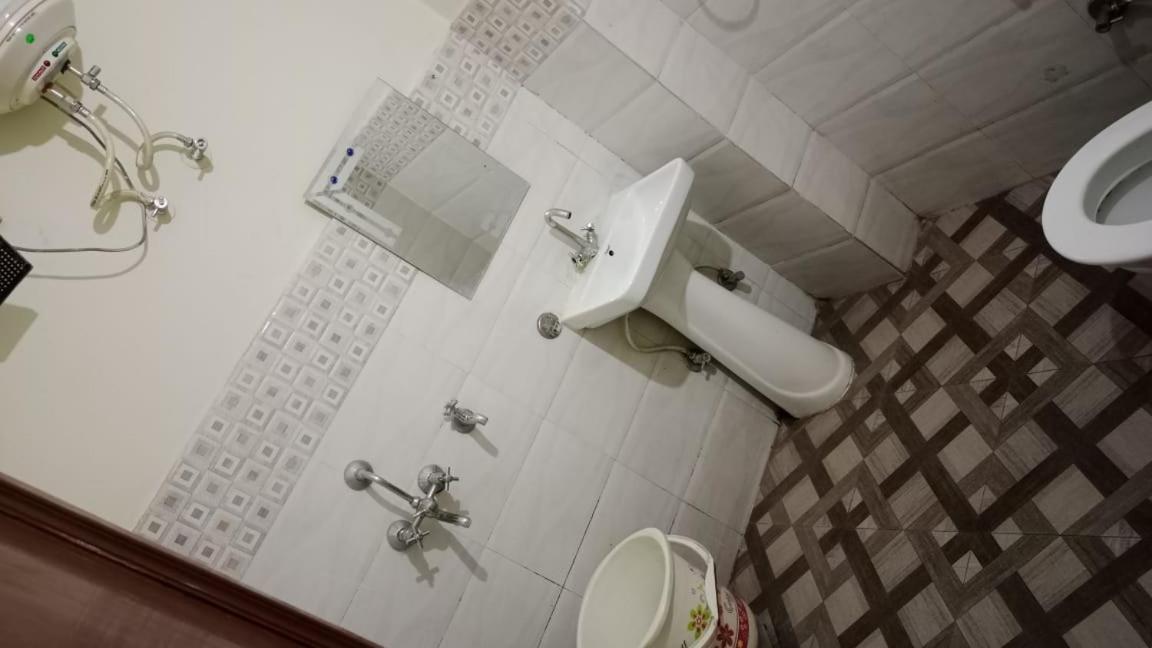 Hotel New Apple Rose Chandigarh Near Railway Station Dariya Uco Bank Ke Pass Exteriör bild
